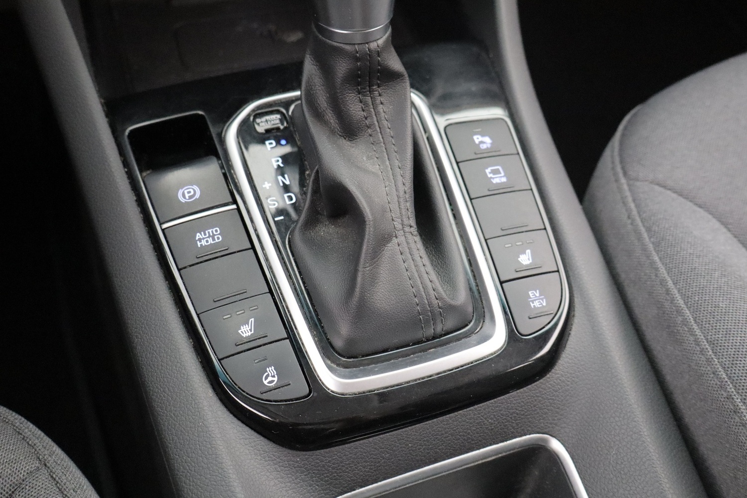 Hyundai IONIQ plug-in vaihtoauto