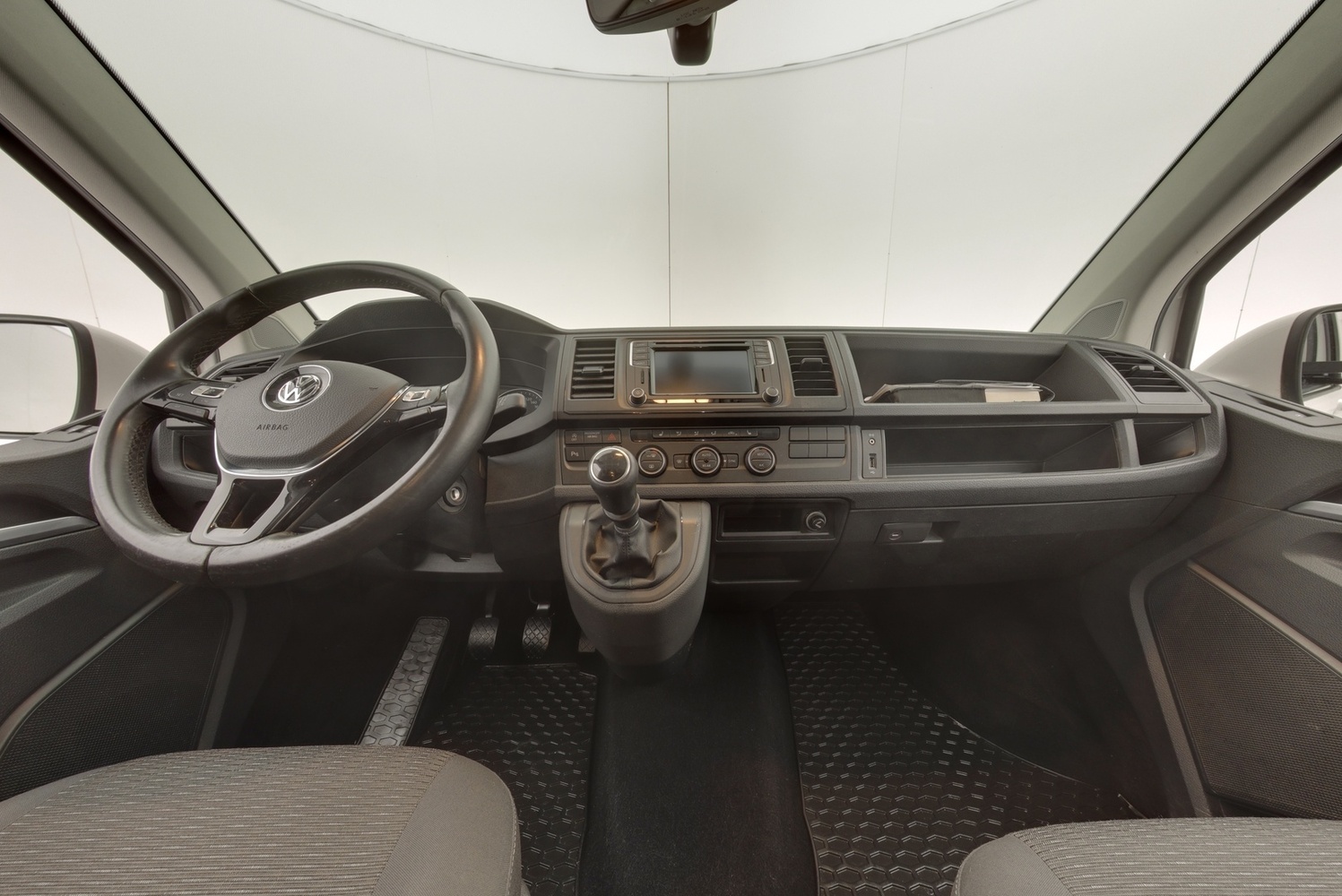 Volkswagen Caravelle vaihtoauto