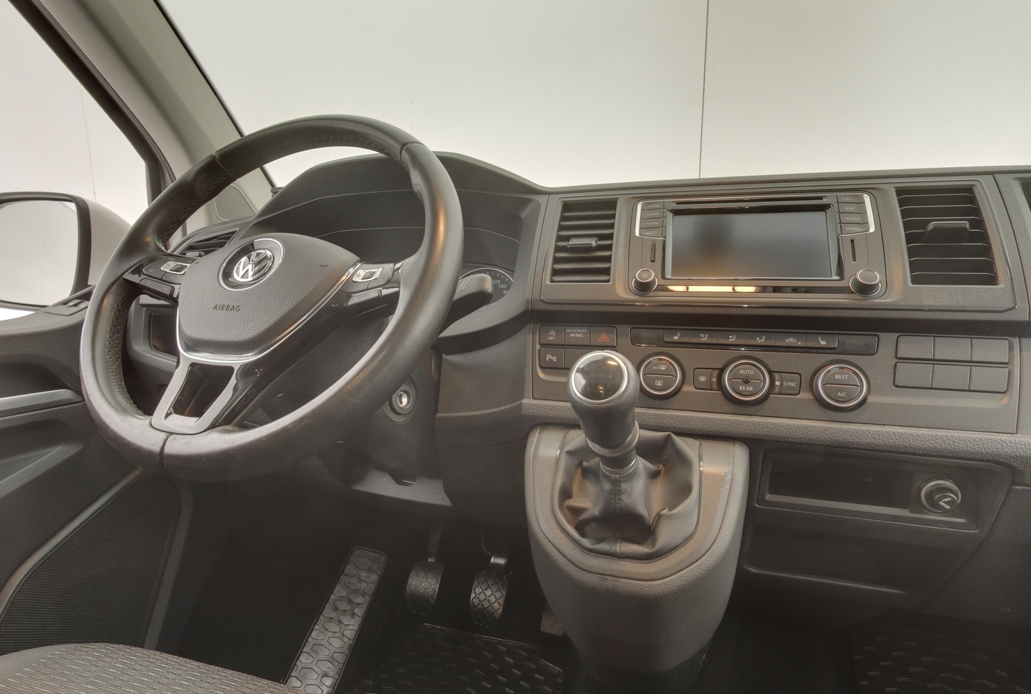 Volkswagen Caravelle vaihtoauto