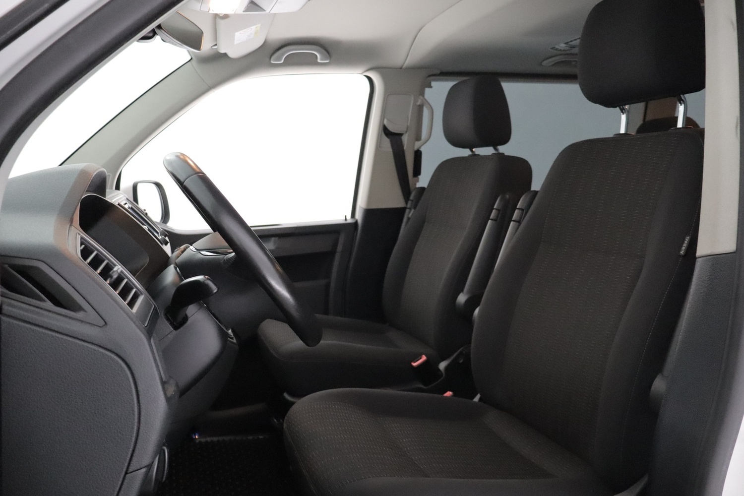 Volkswagen Caravelle vaihtoauto