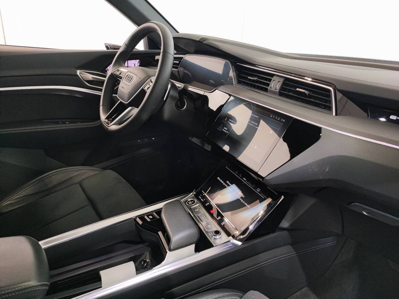 Audi Q8 e-tron vaihtoauto