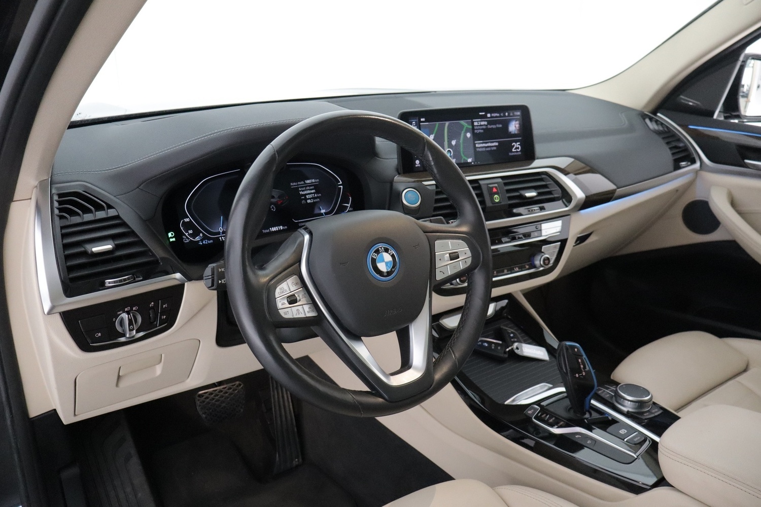 BMW iX3 vaihtoauto