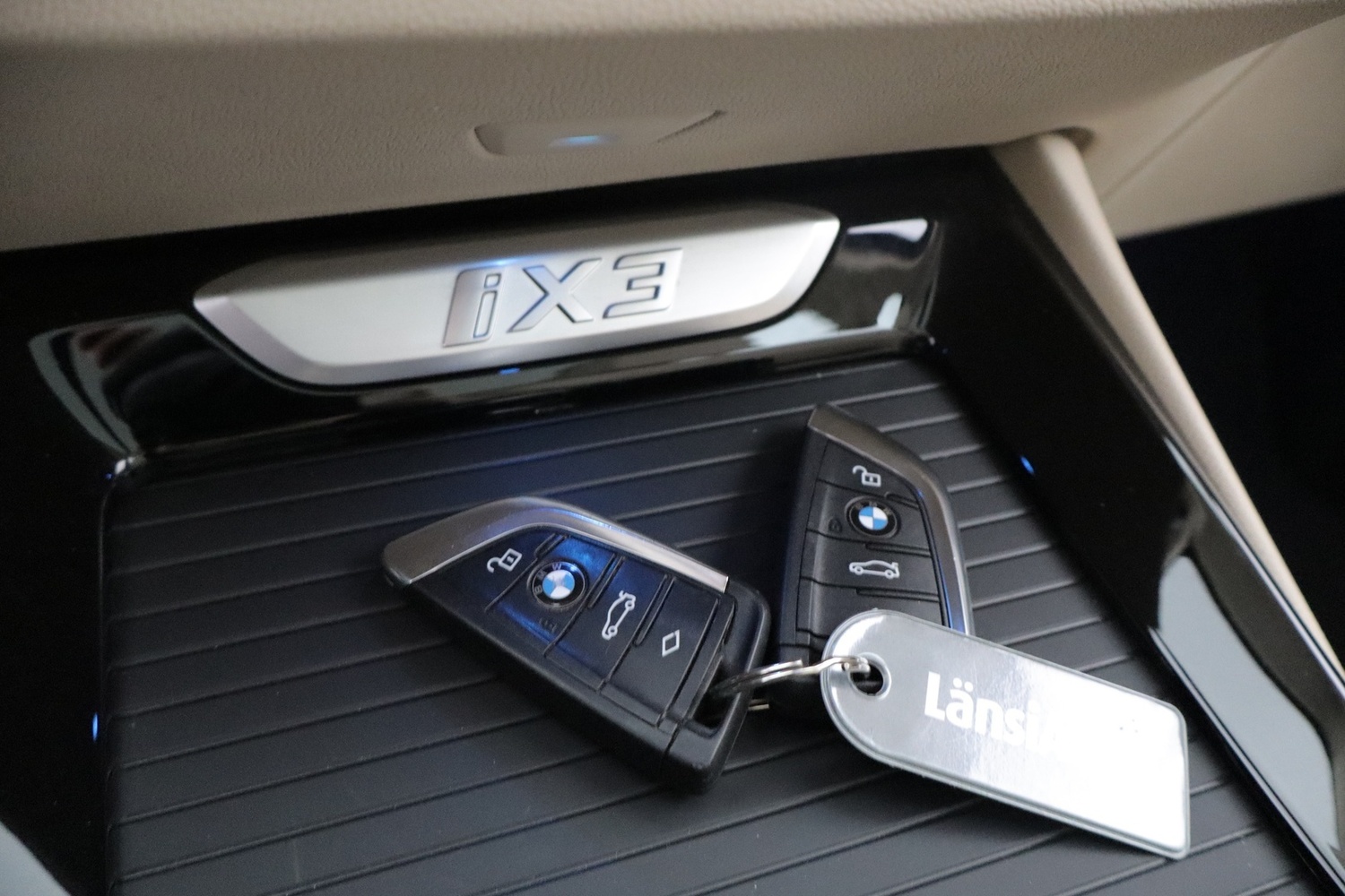 BMW iX3 vaihtoauto