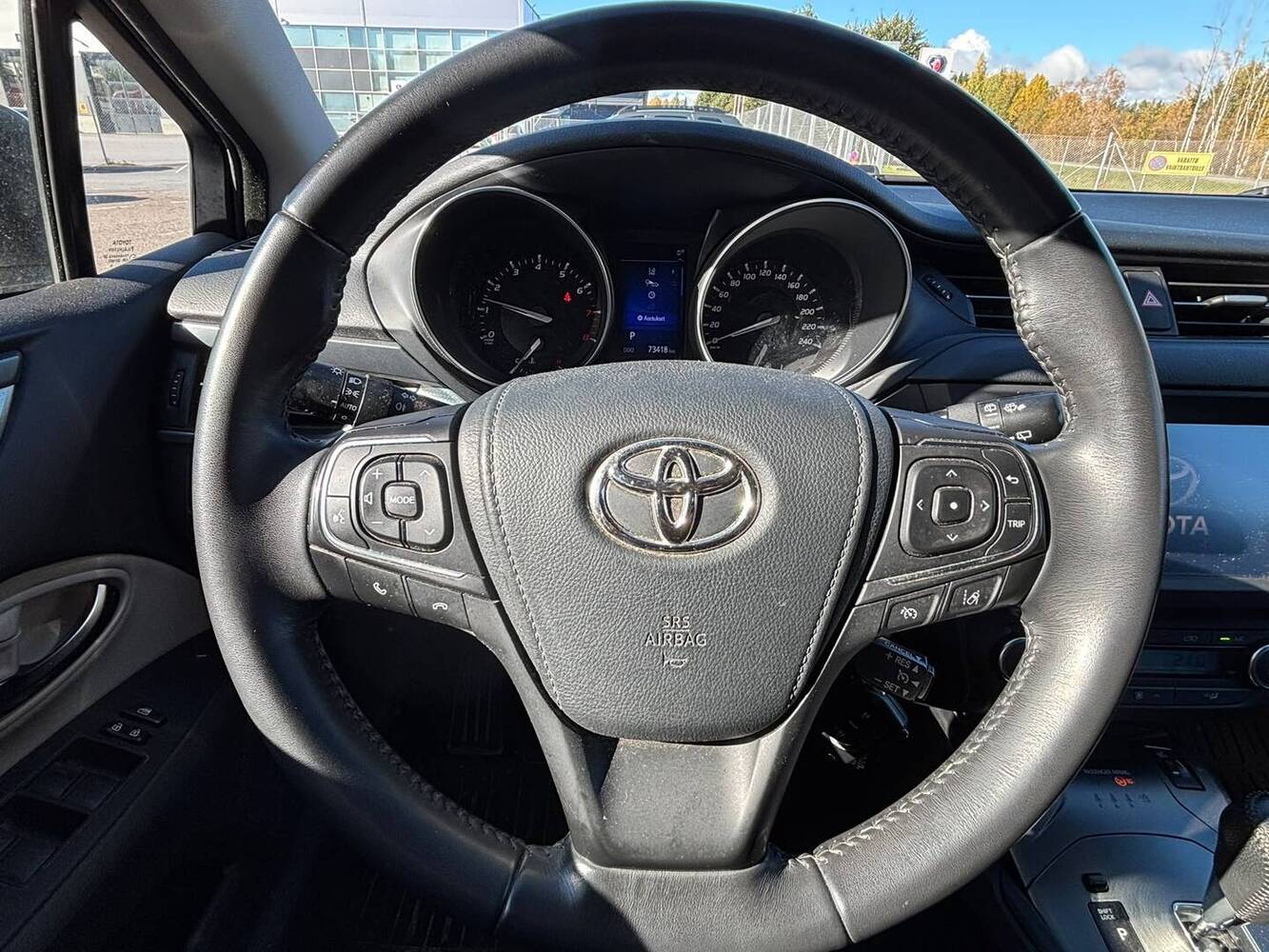 Toyota Avensis vaihtoauto