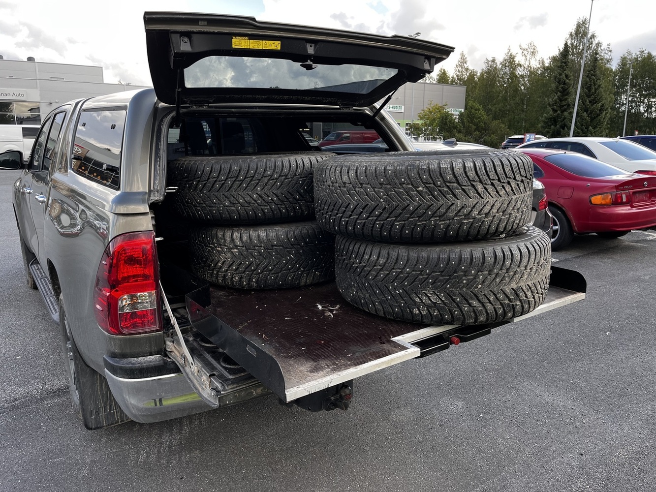 Toyota Hilux vaihtoauto