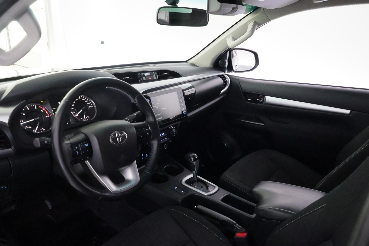 Toyota Hilux vaihtoauto