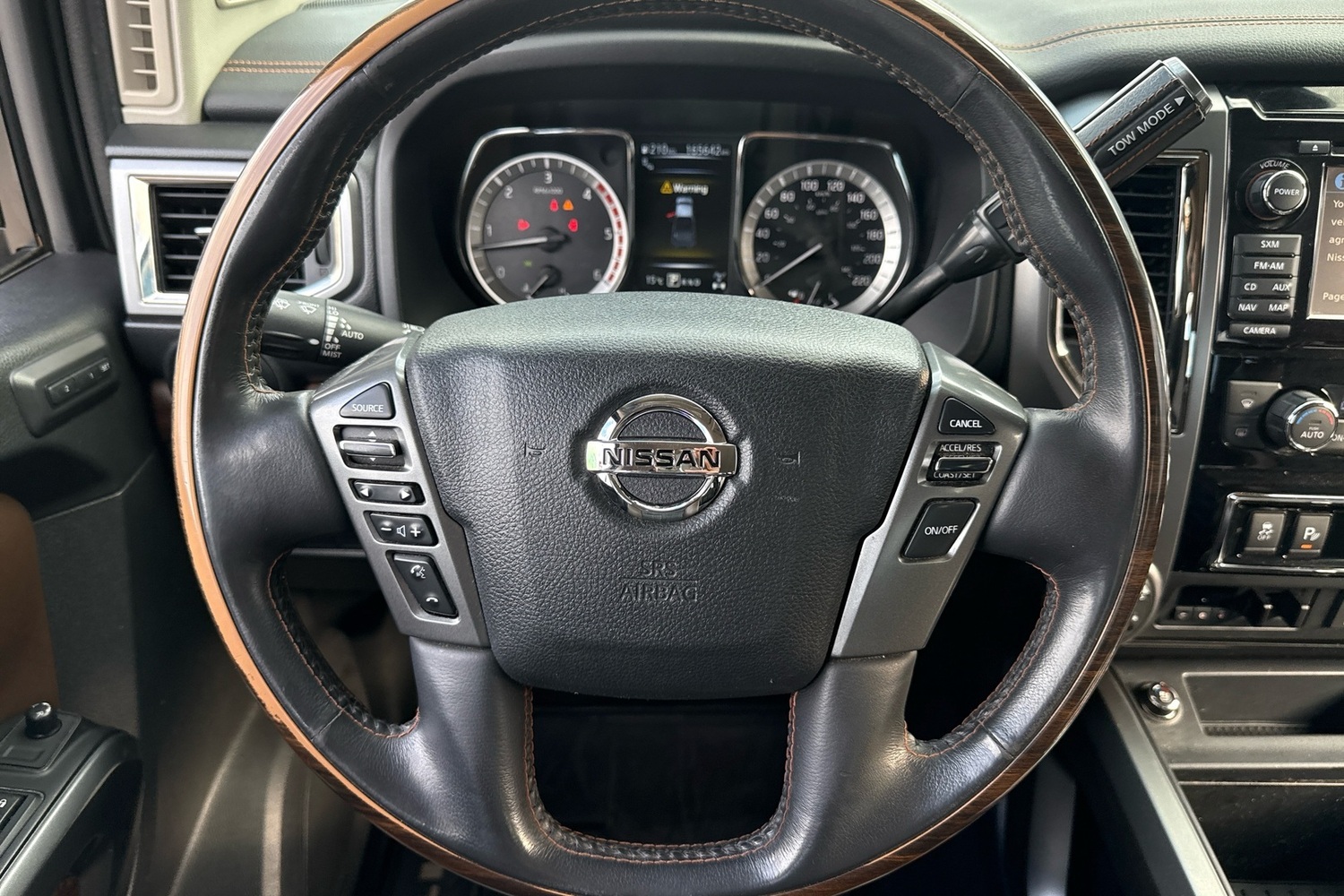 Nissan Titan vaihtoauto