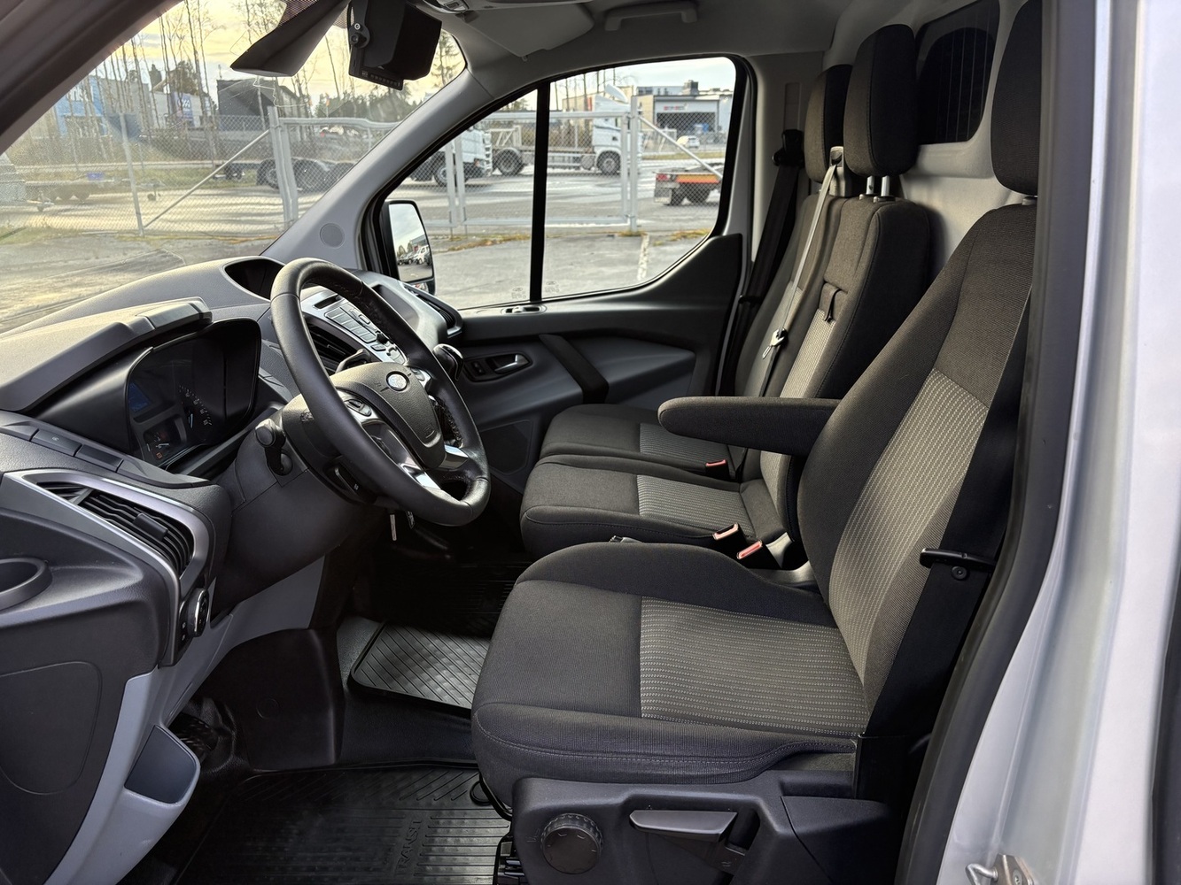Ford Transit Custom vaihtoauto