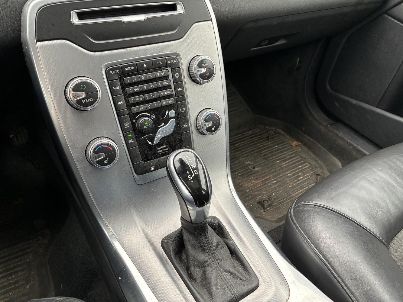 Volvo V70 vaihtoauto