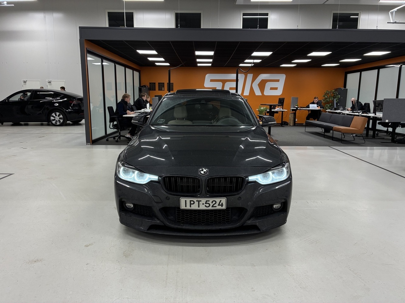 BMW 330 vaihtoauto