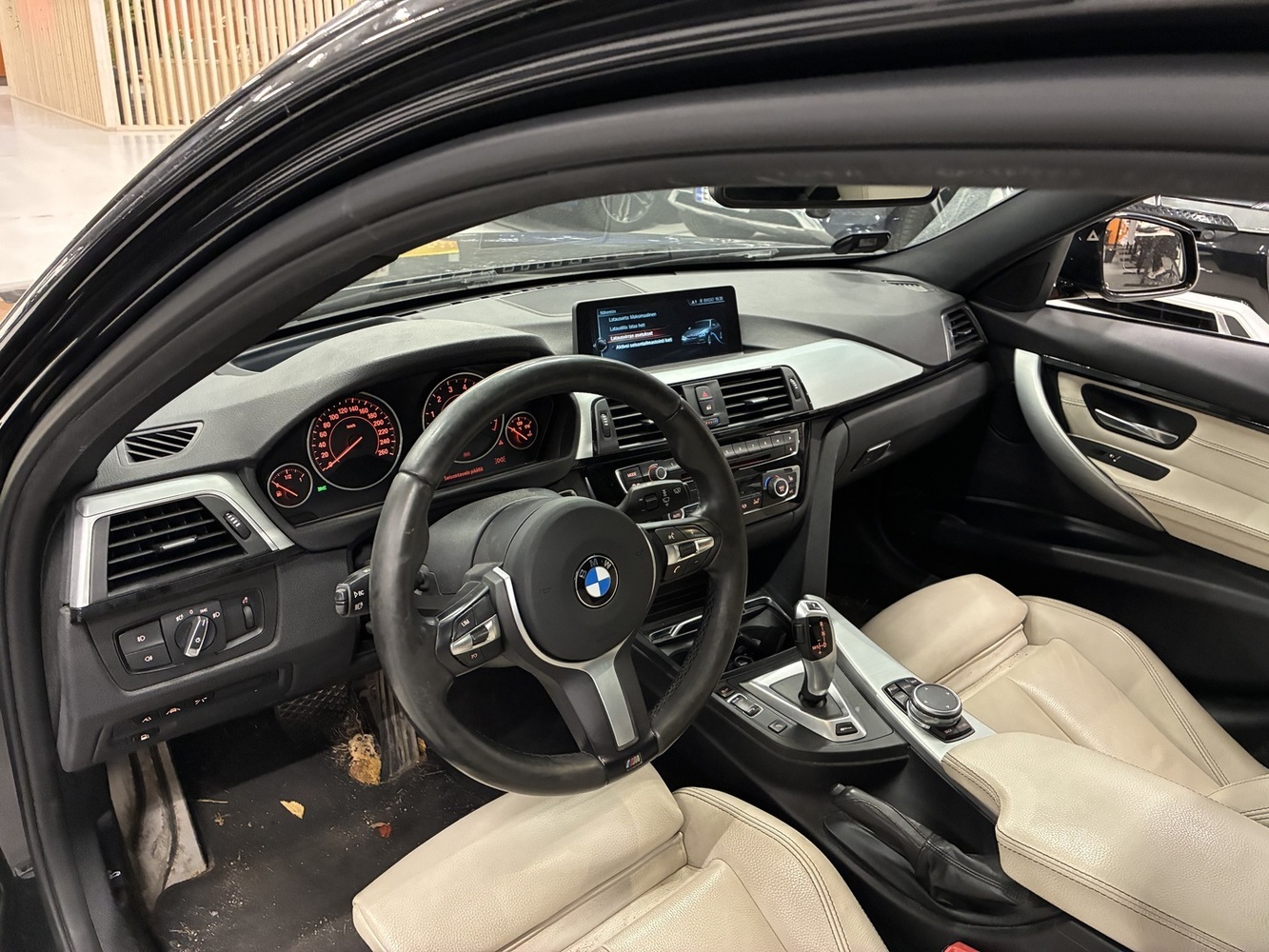 BMW 330 vaihtoauto