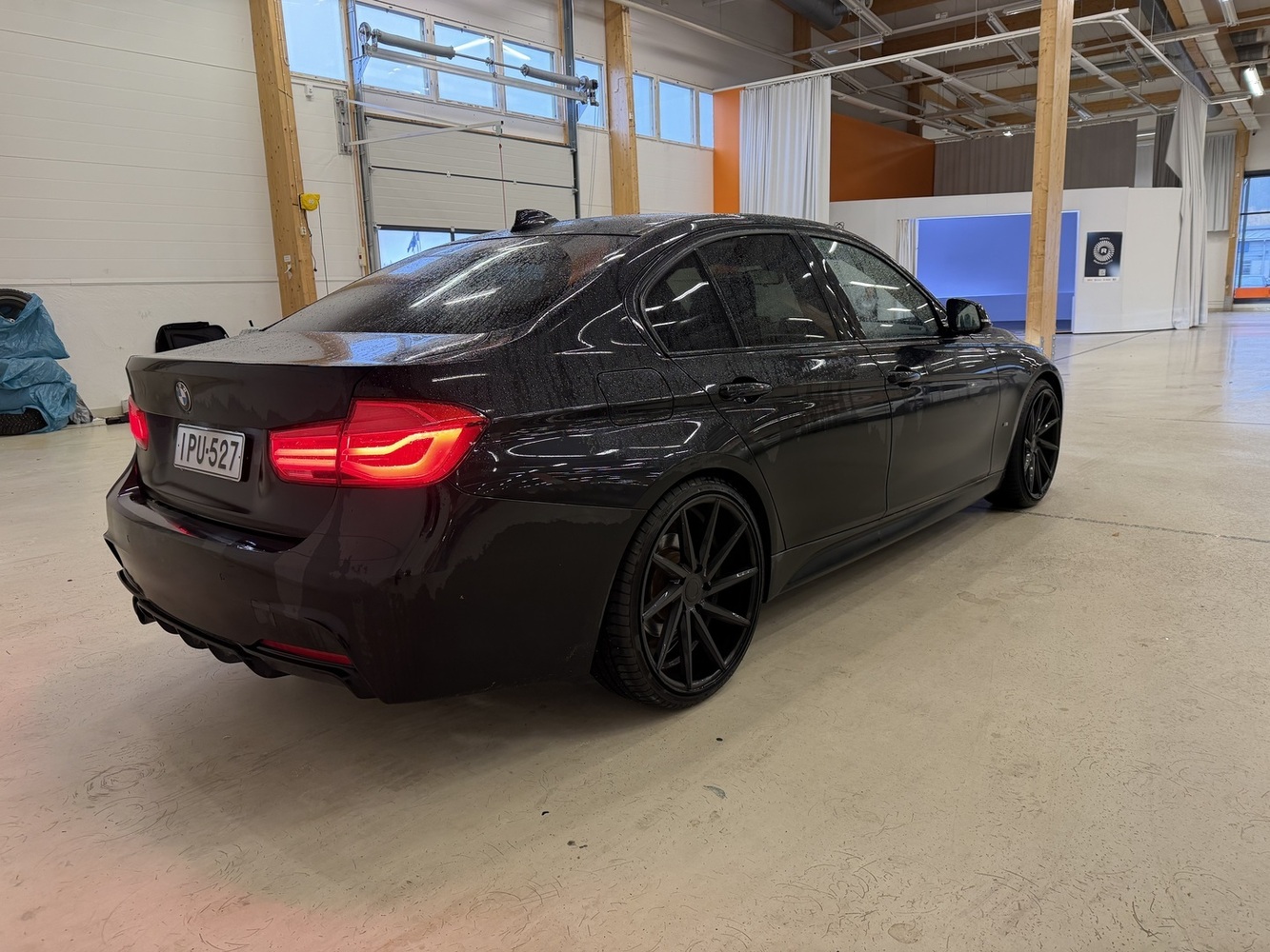 BMW 330 vaihtoauto