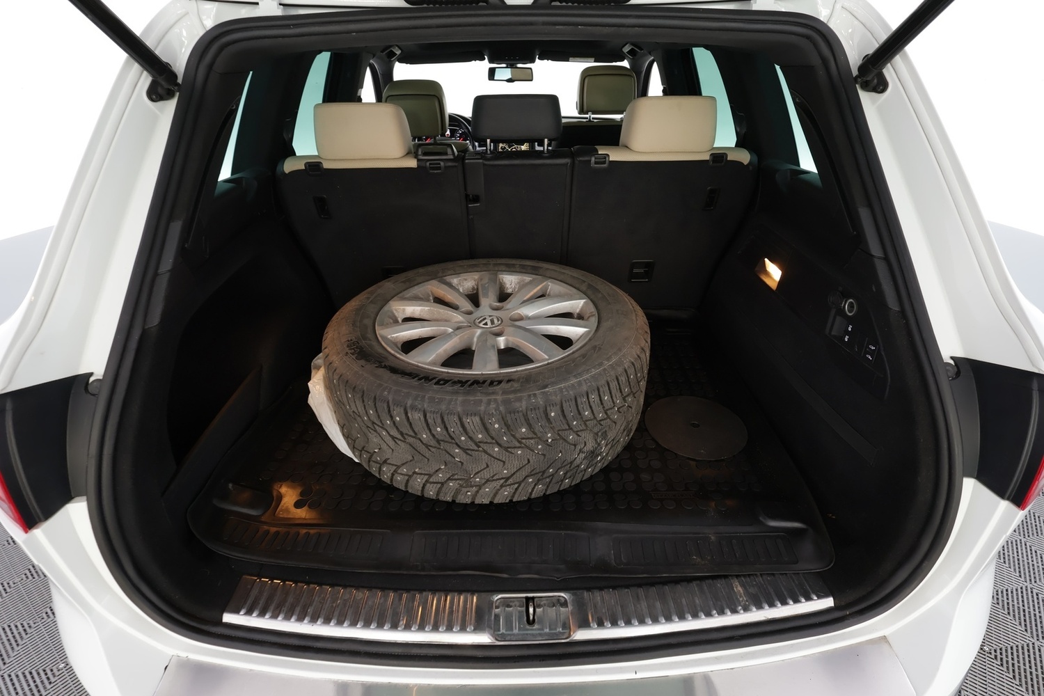 Volkswagen Touareg vaihtoauto