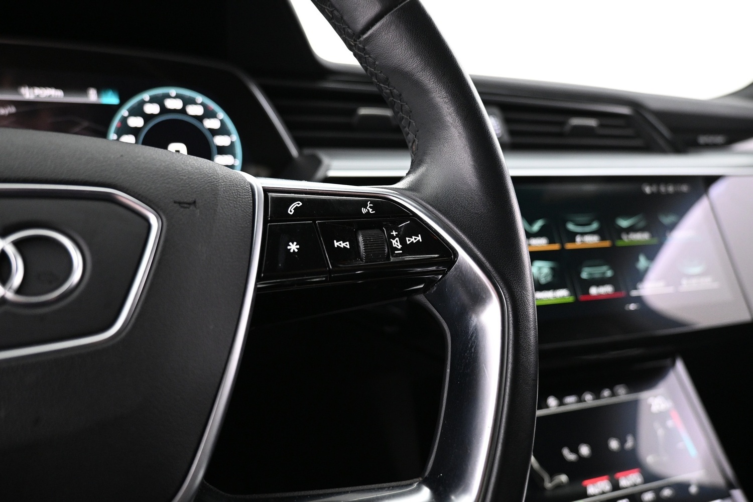 Audi e-tron vaihtoauto