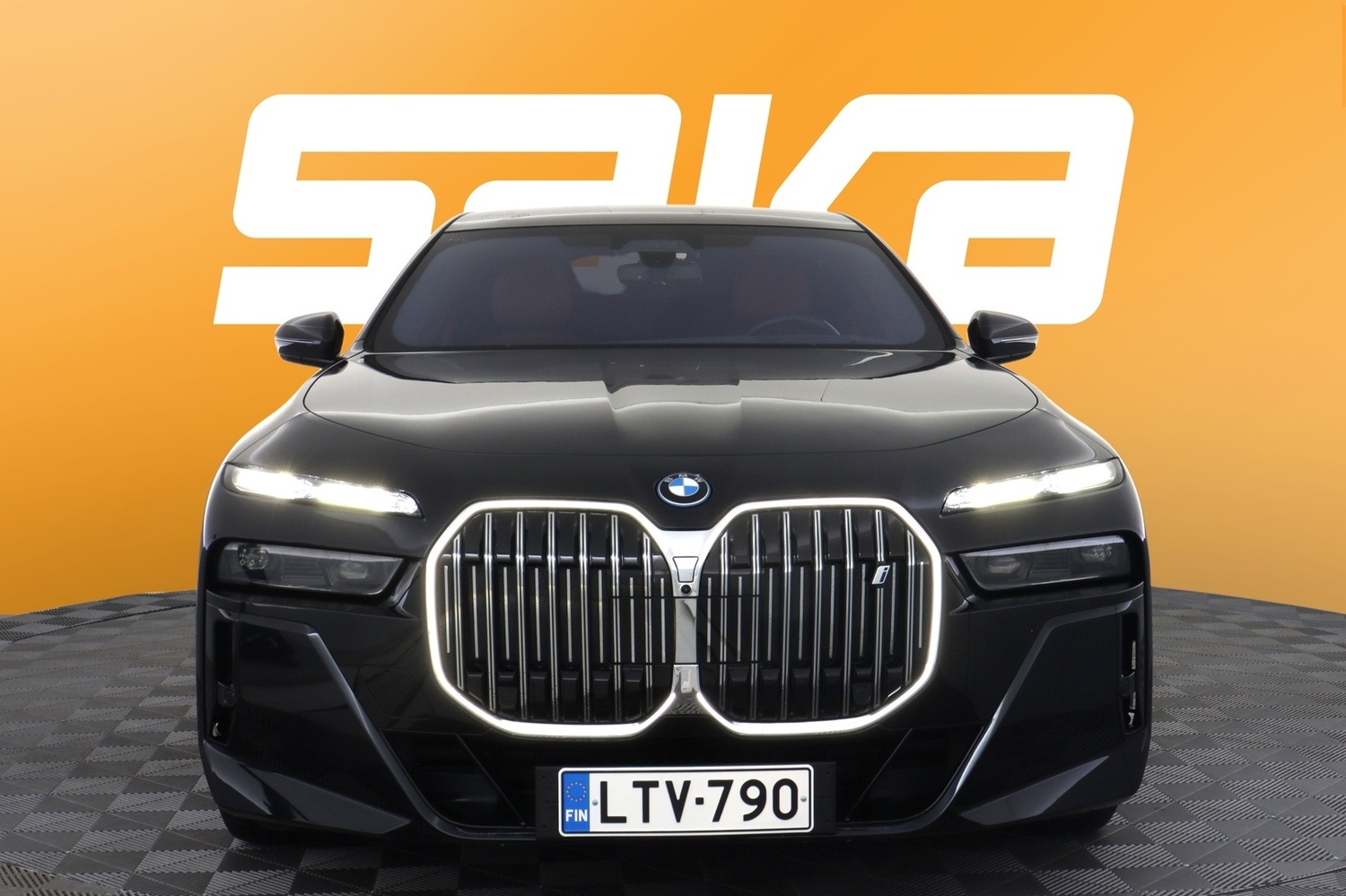 BMW i7 vaihtoauto