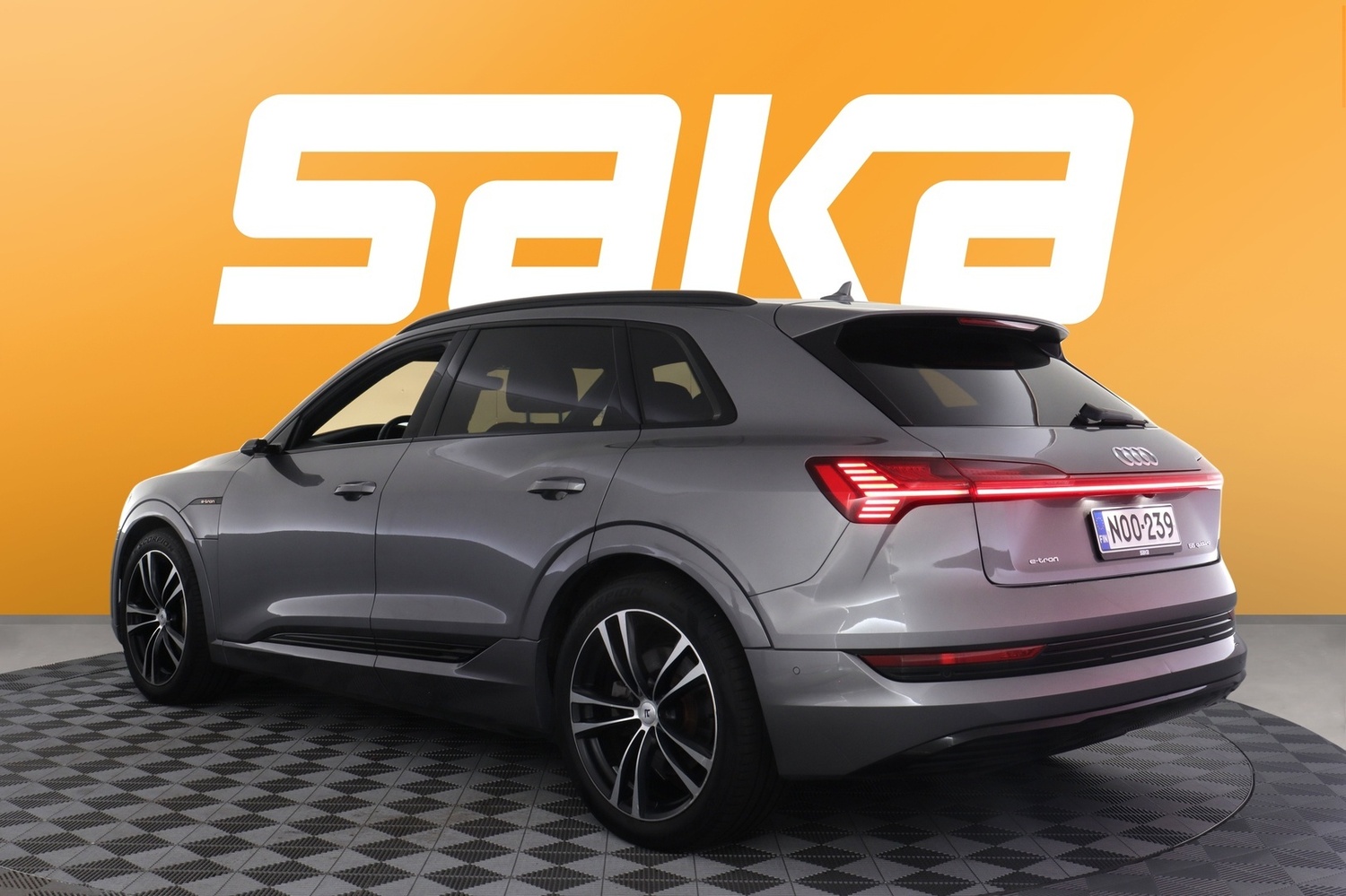 Audi e-tron vaihtoauto