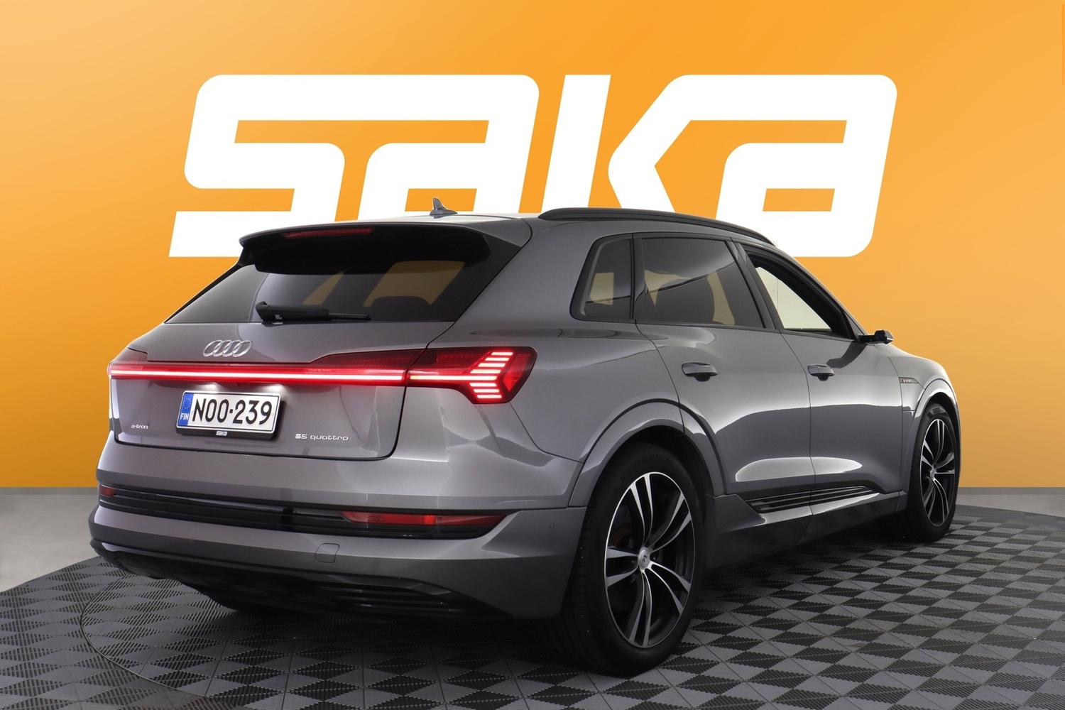 Audi e-tron vaihtoauto