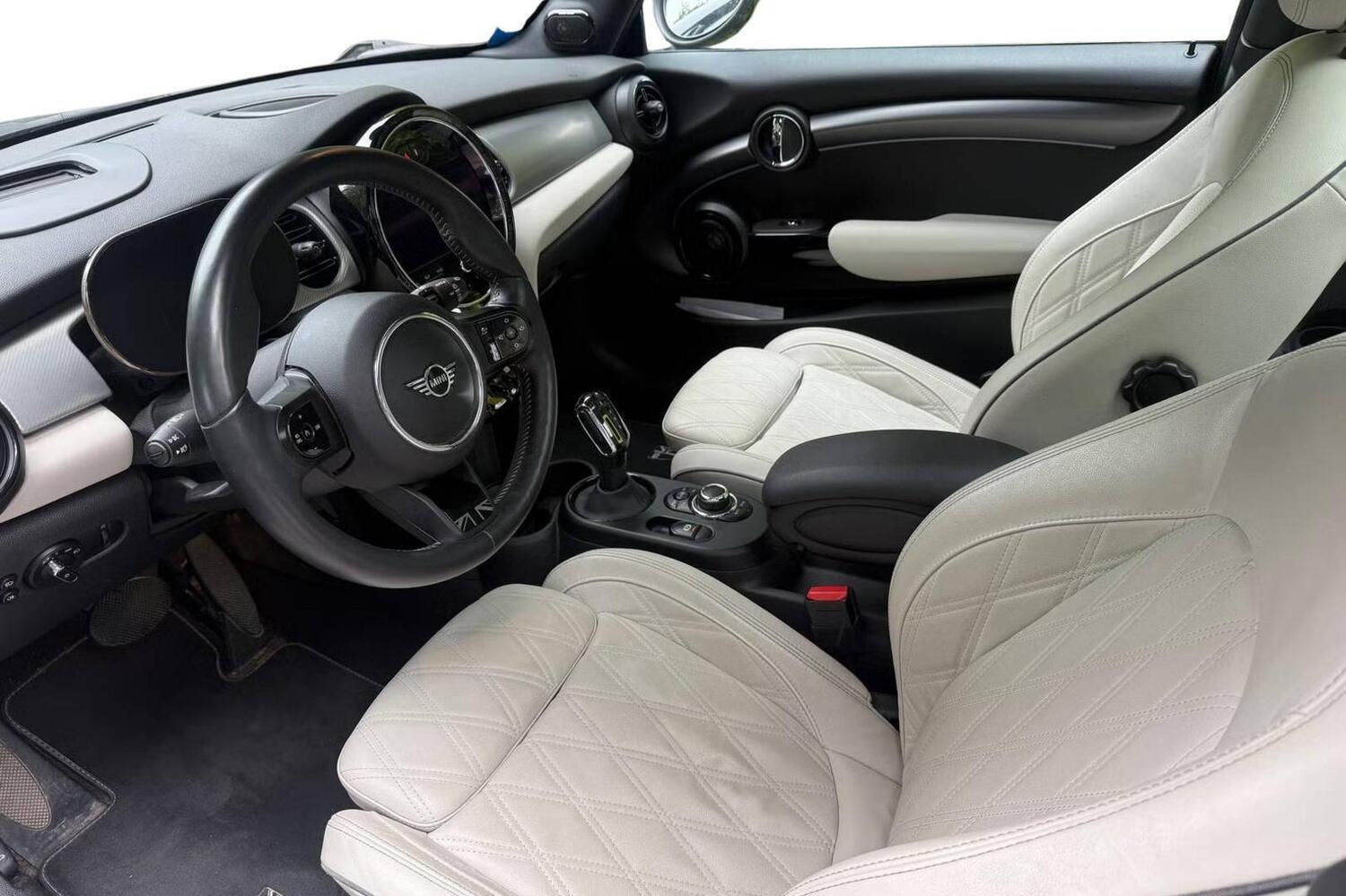 Mini Hatchback vaihtoauto