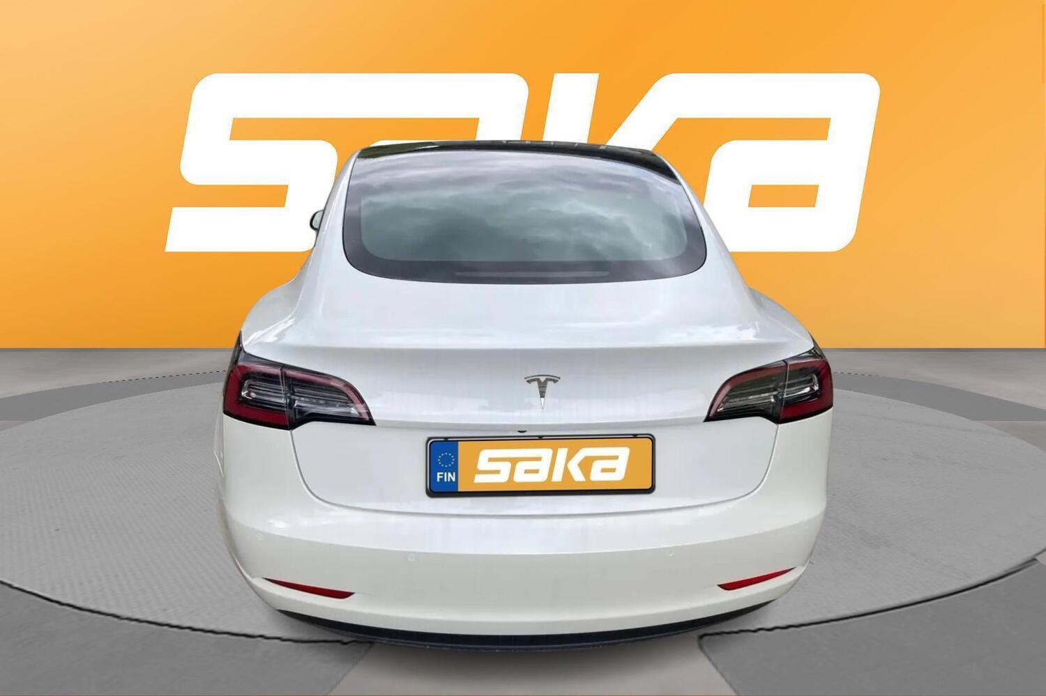 Tesla Model 3 vaihtoauto