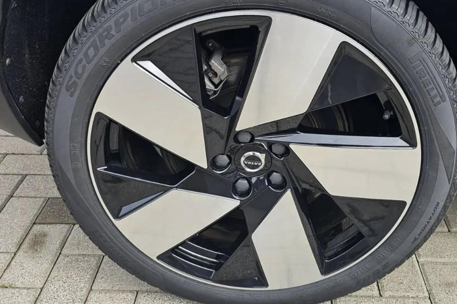 Volvo C40 vaihtoauto