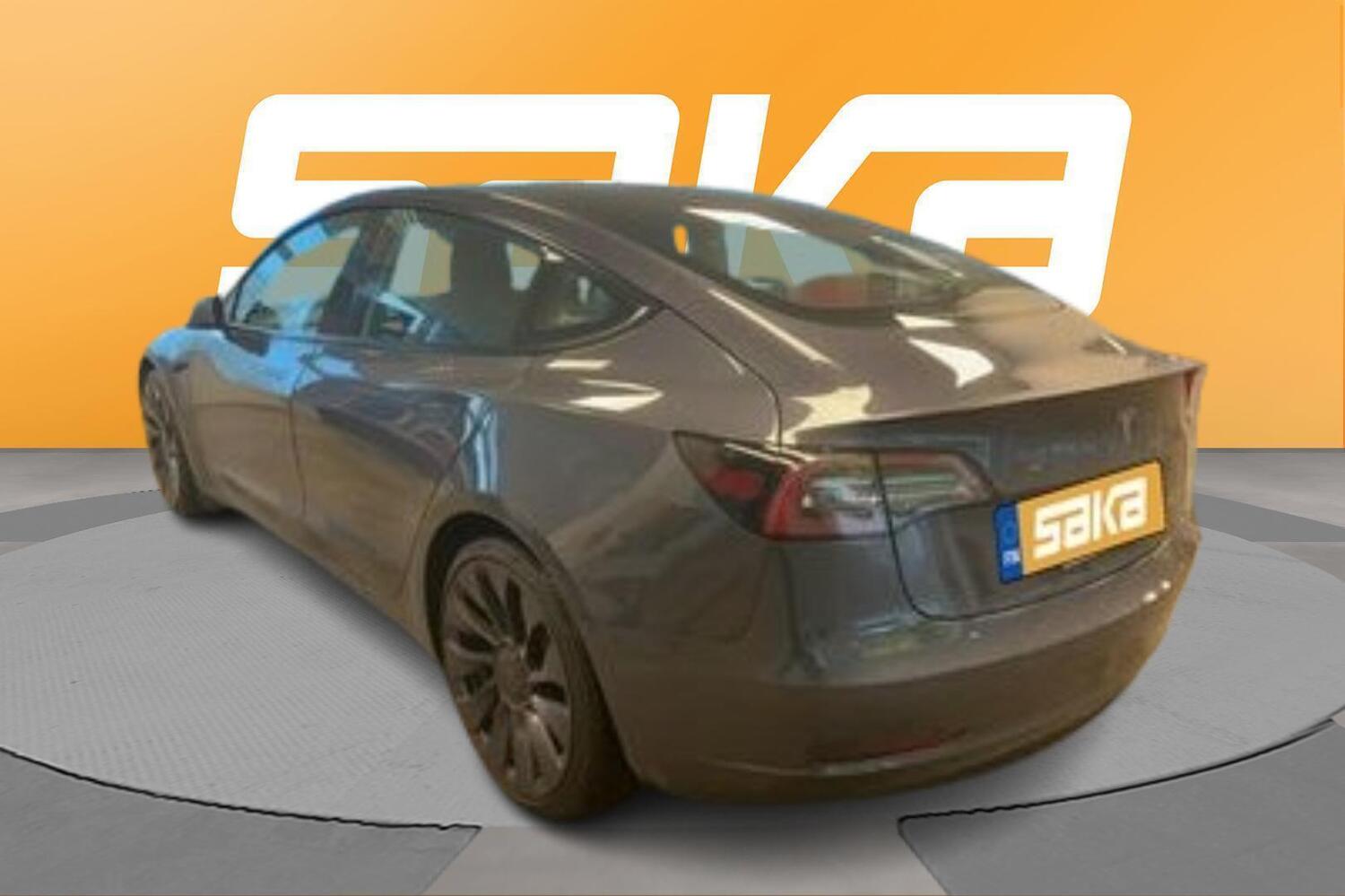 Tesla Model 3 vaihtoauto