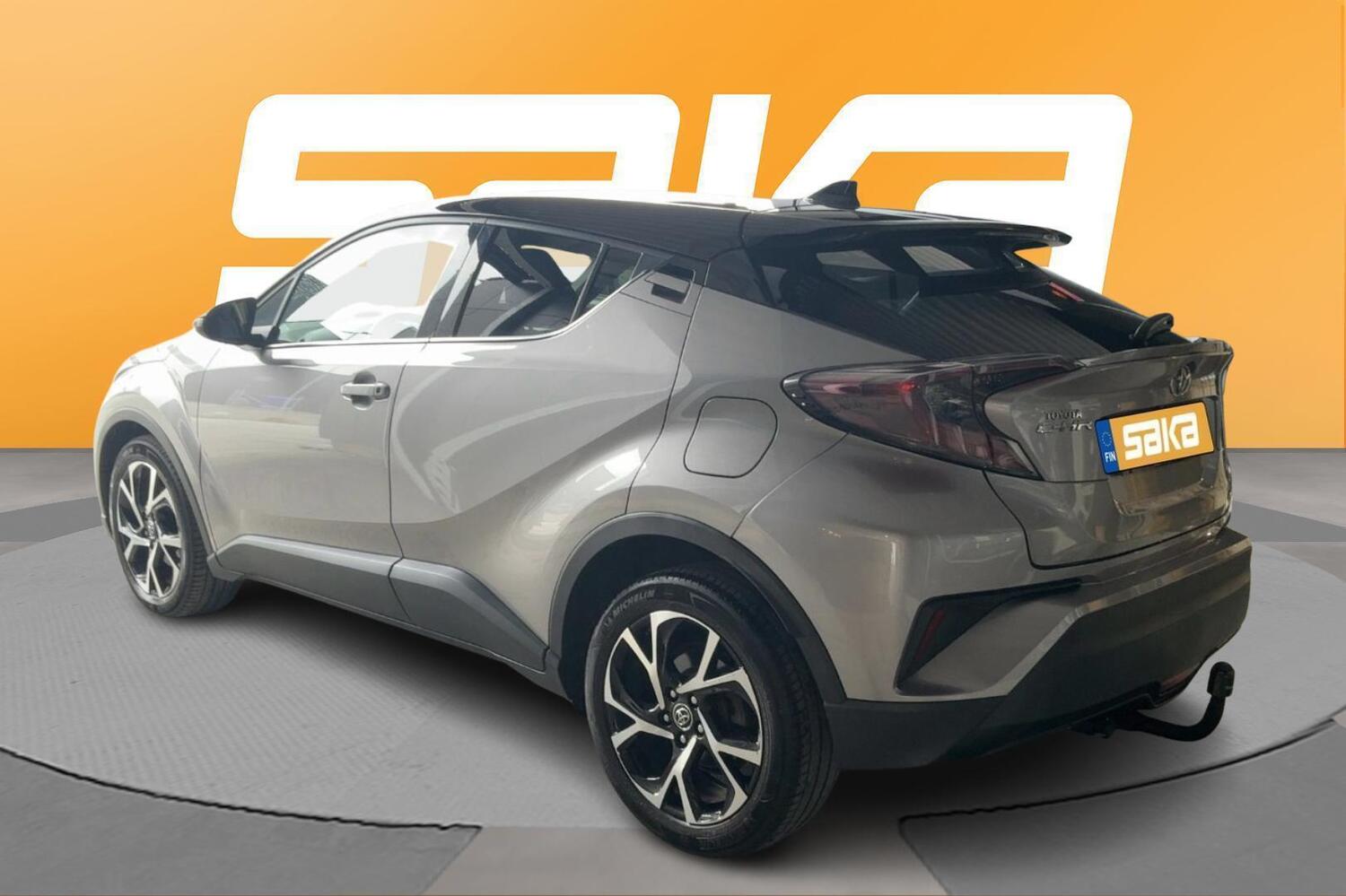 Toyota C-HR vaihtoauto