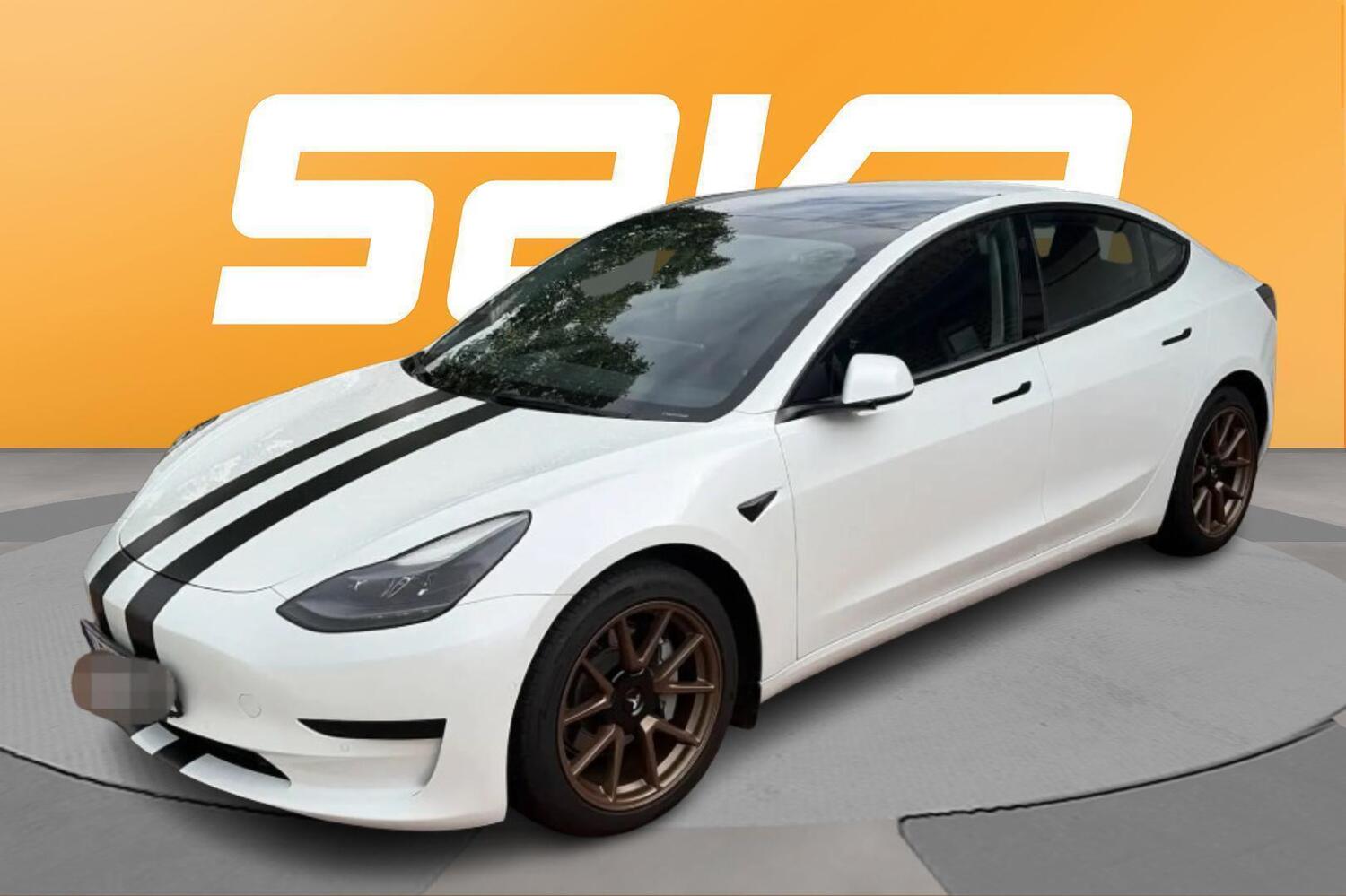 Tesla Model 3 vaihtoauto