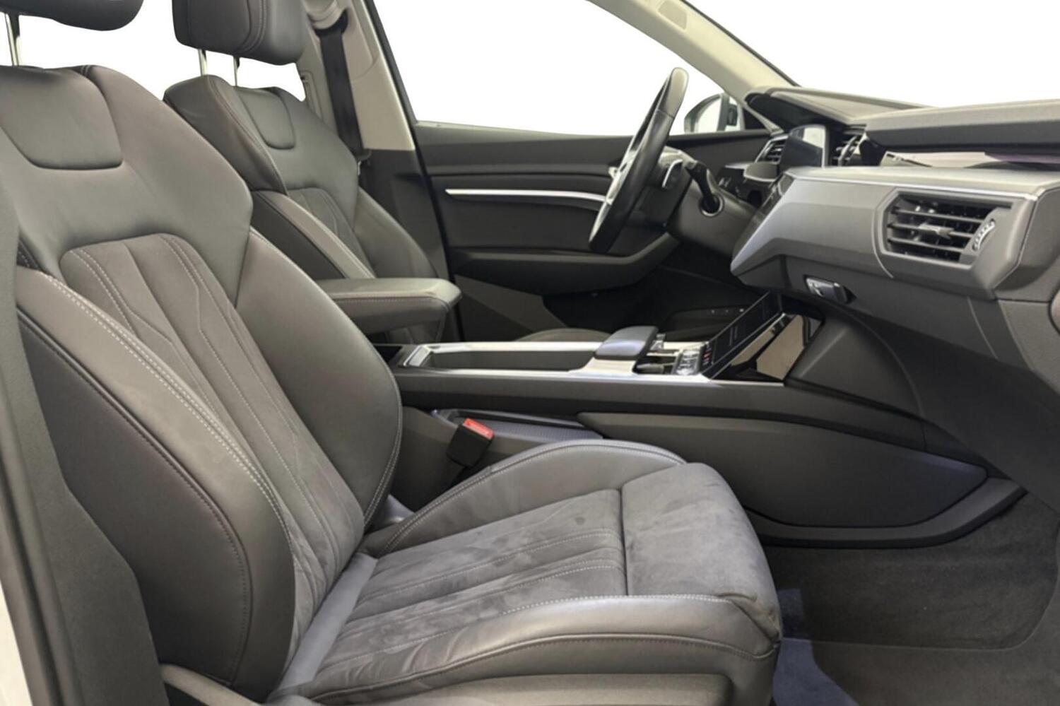 Audi Q8 e-tron vaihtoauto