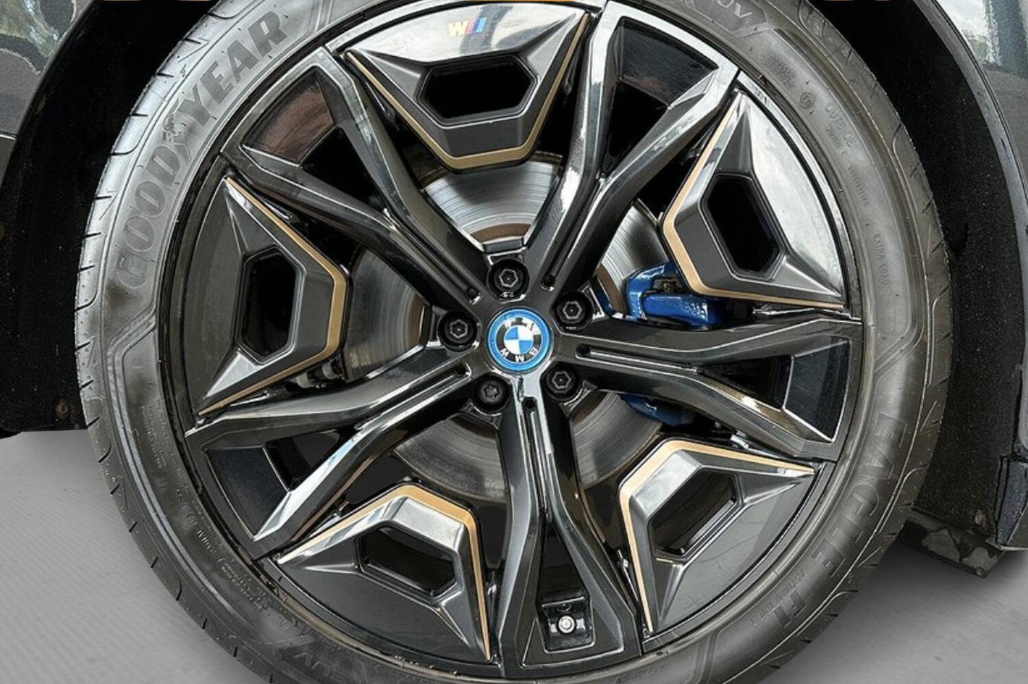 BMW iX M60 vaihtoauto