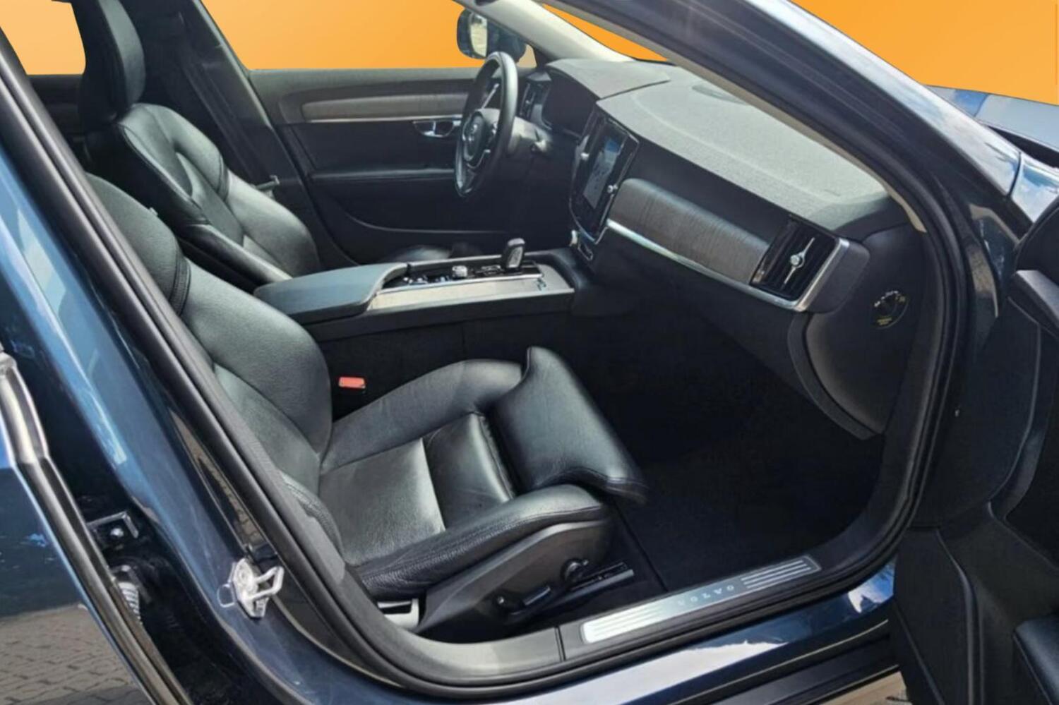 Volvo V90 Cross Country vaihtoauto