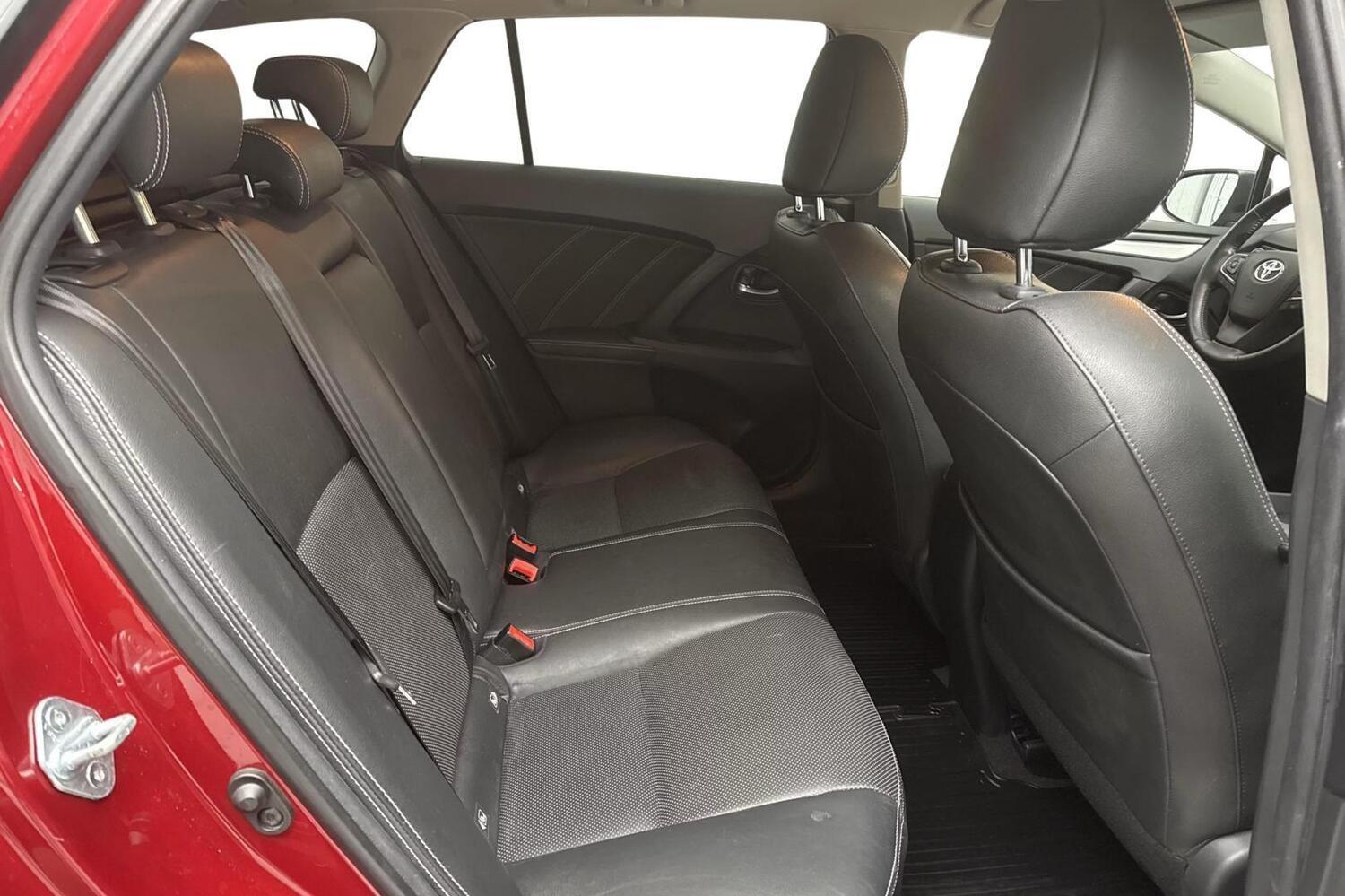 Toyota Avensis vaihtoauto