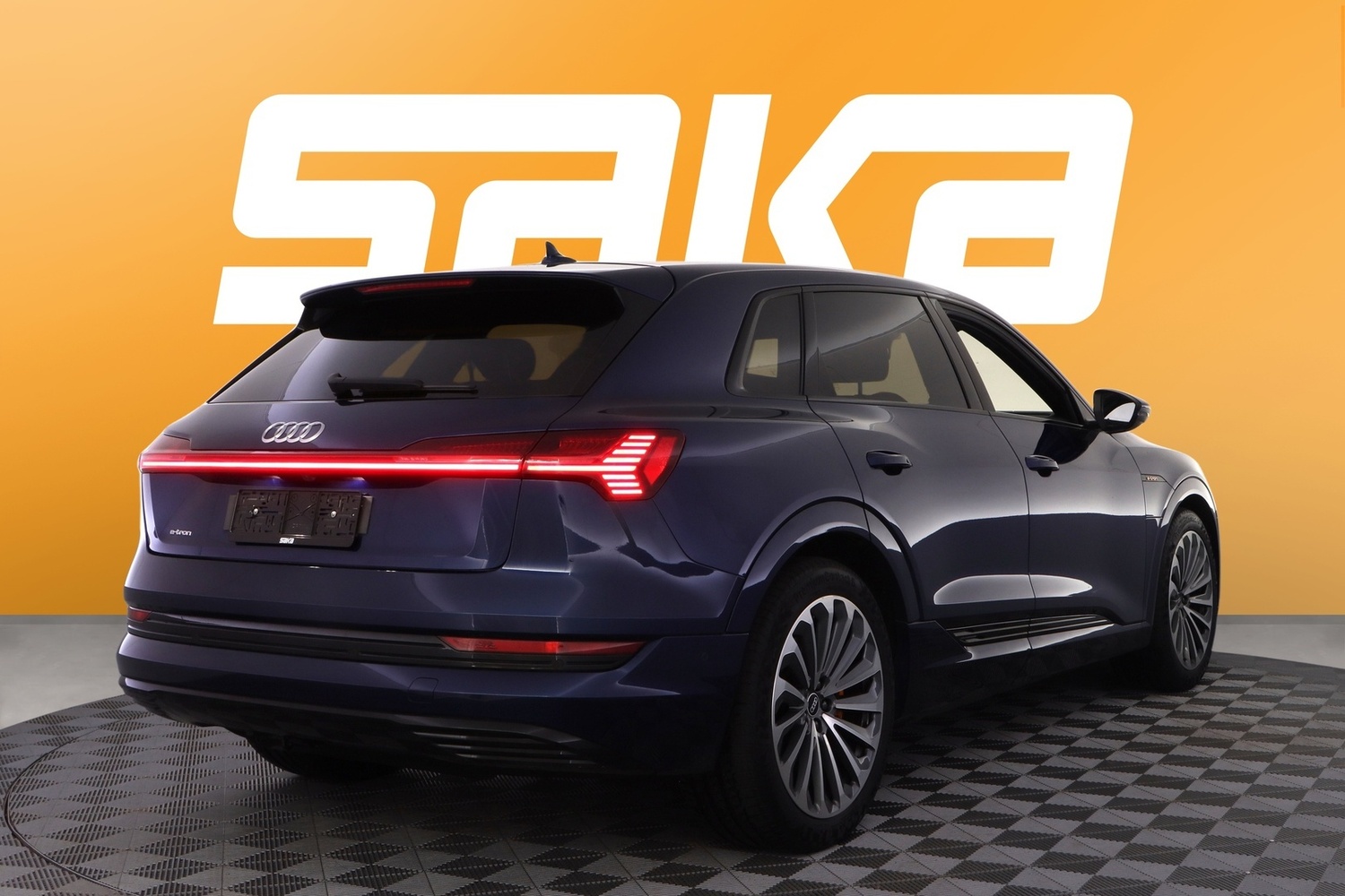 Audi e-tron vaihtoauto