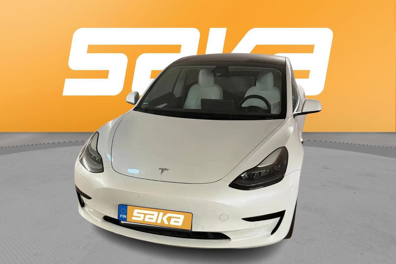 Tesla Model 3 vaihtoauto