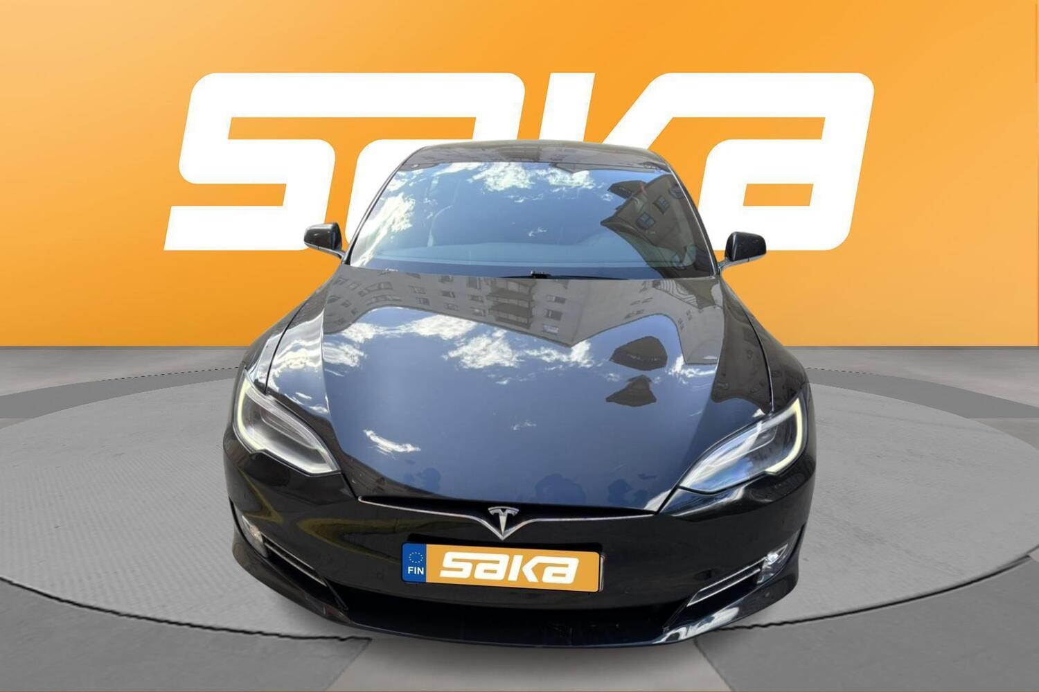 Tesla Model S vaihtoauto