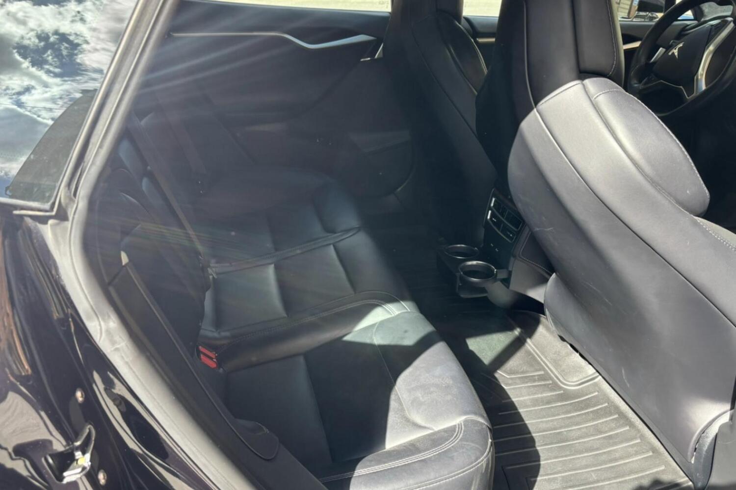Tesla Model S vaihtoauto