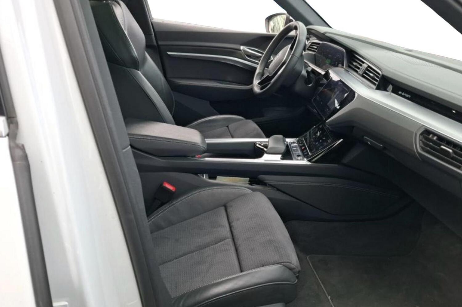 Audi Q8 e-tron vaihtoauto