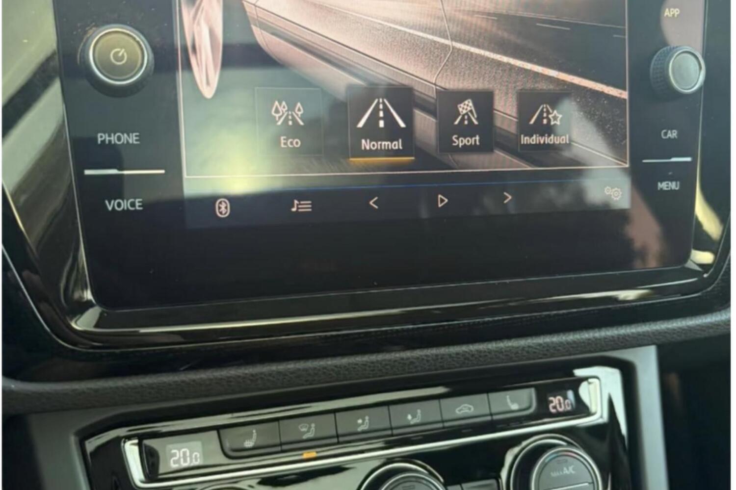Volkswagen Touran vaihtoauto
