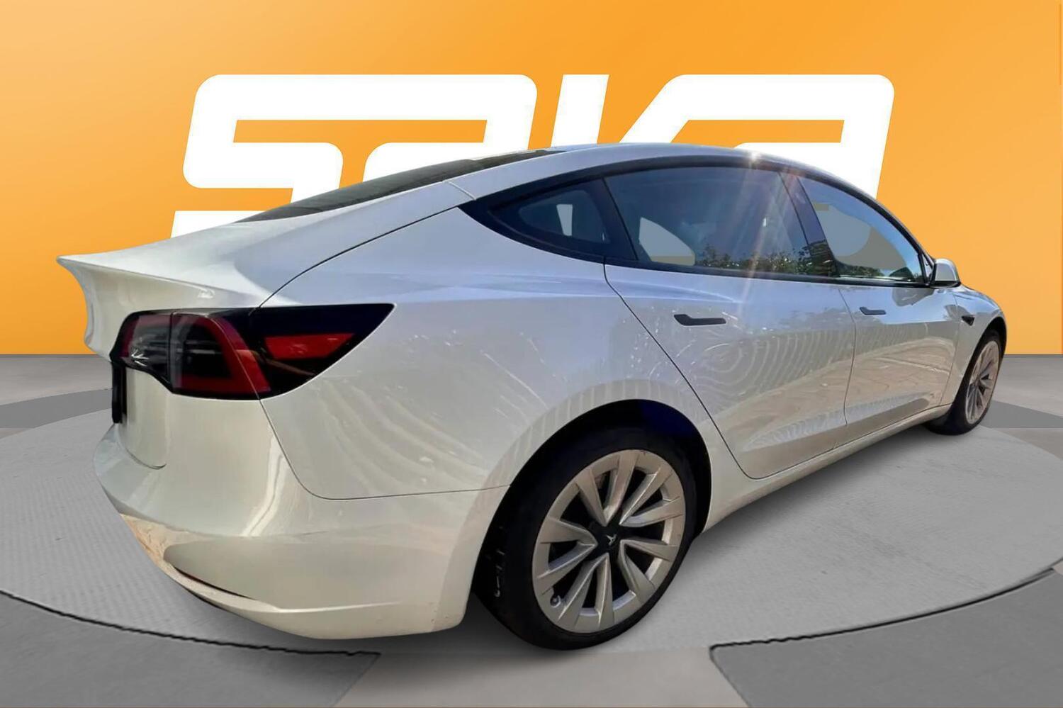 Tesla Model 3 vaihtoauto