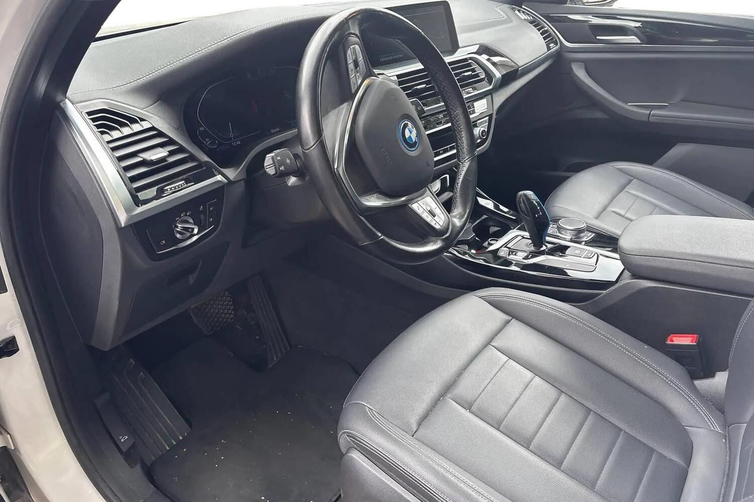 BMW iX3 vaihtoauto