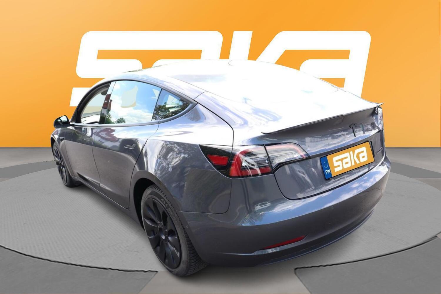 Tesla Model 3 vaihtoauto