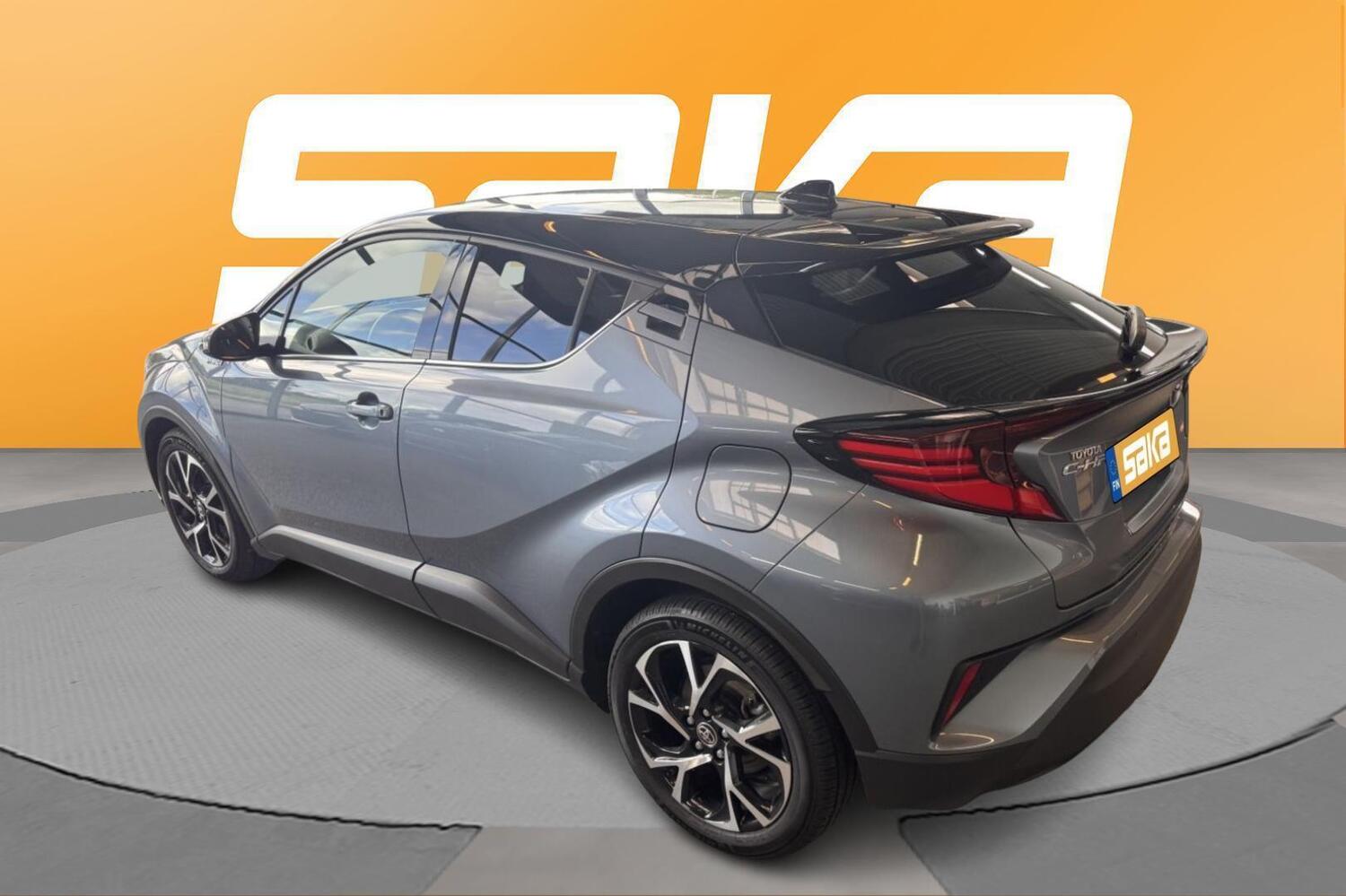 Toyota C-HR vaihtoauto