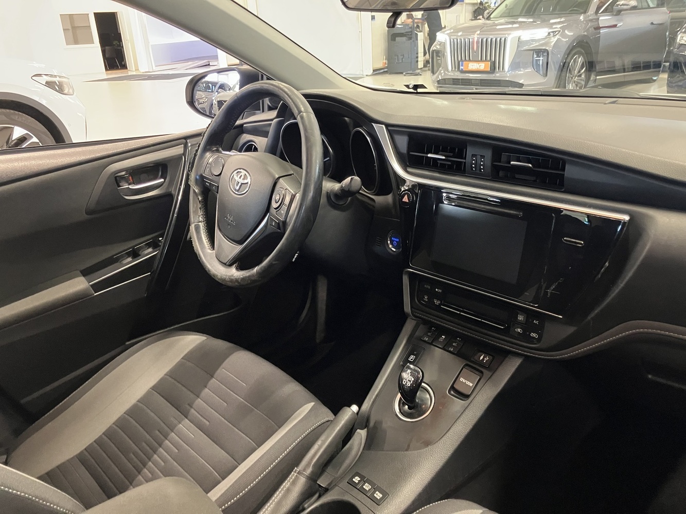 Toyota Auris vaihtoauto