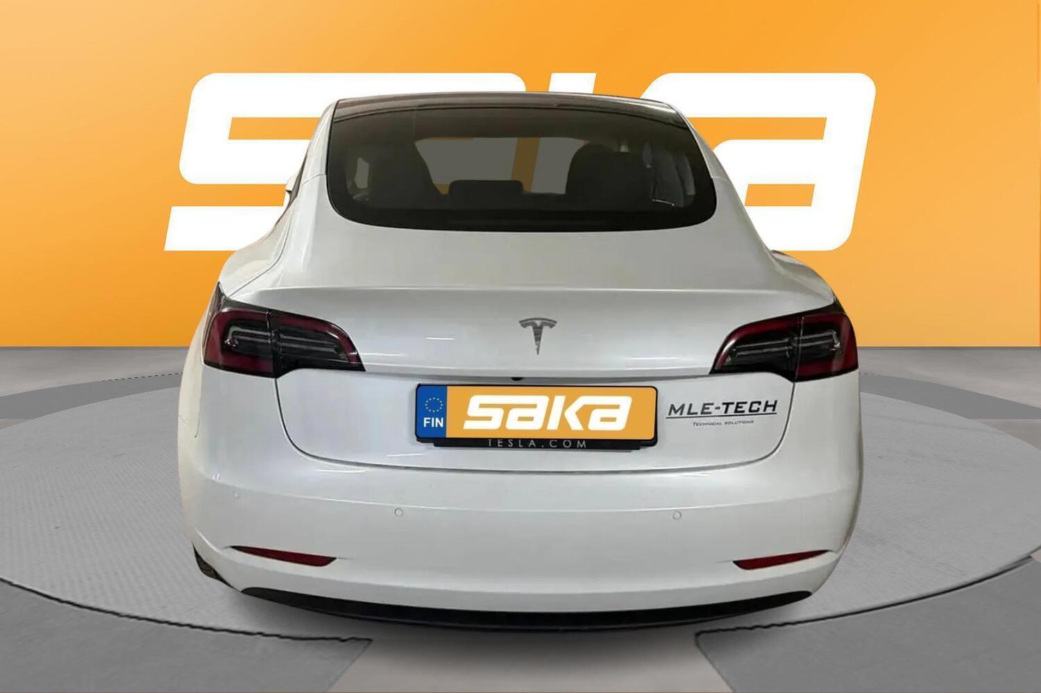 Tesla Model 3 vaihtoauto