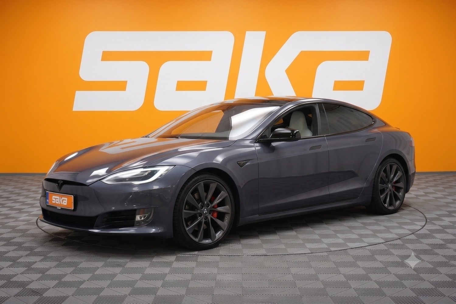 Tesla Model S vaihtoauto