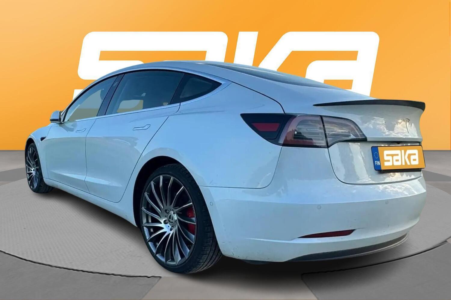 Tesla Model 3 vaihtoauto