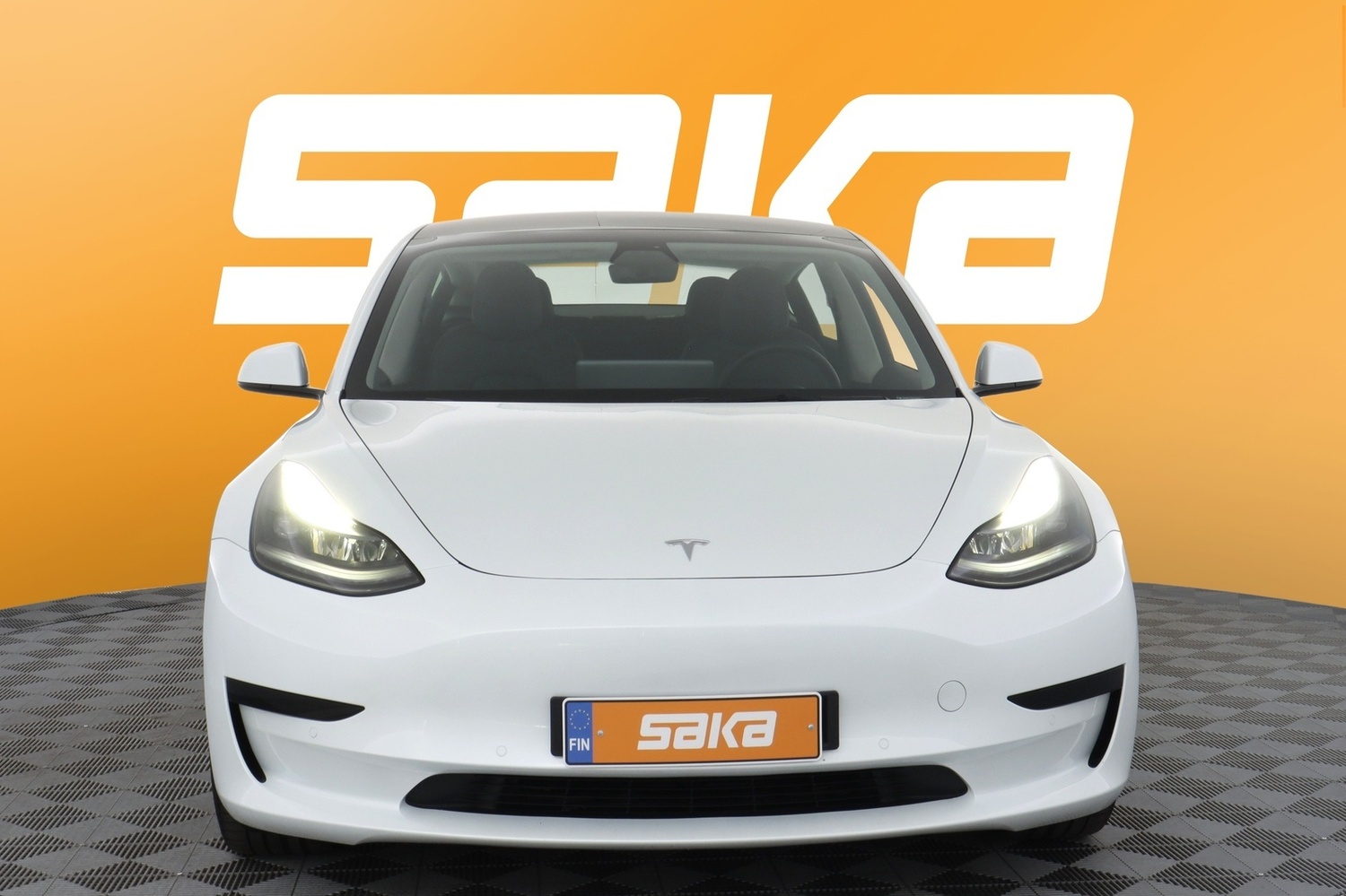 Tesla Model 3 vaihtoauto