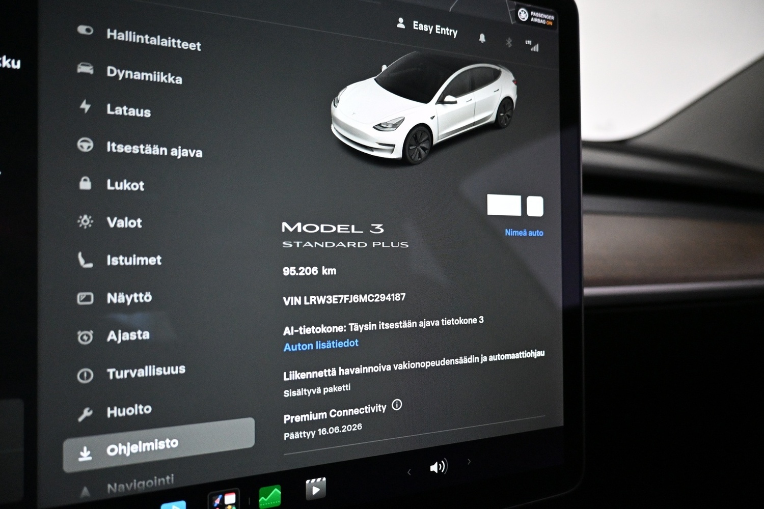 Tesla Model 3 vaihtoauto