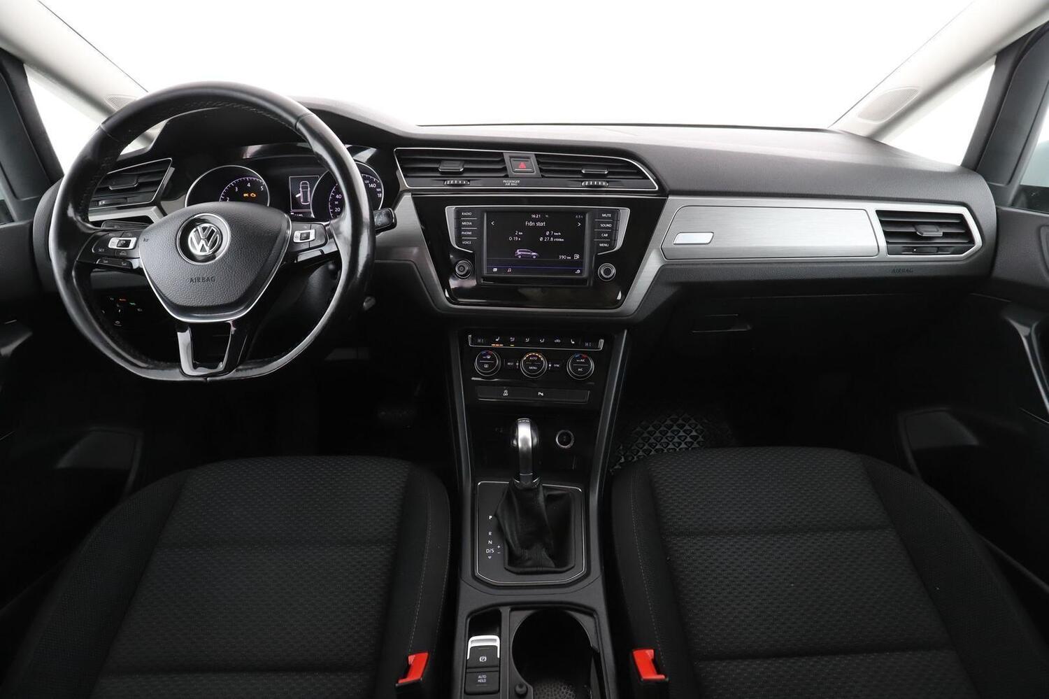 Volkswagen Touran vaihtoauto