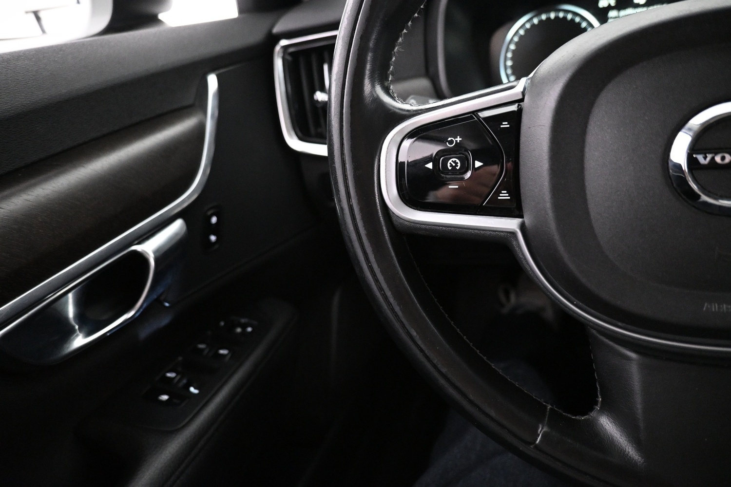 Volvo V90 Cross Country vaihtoauto