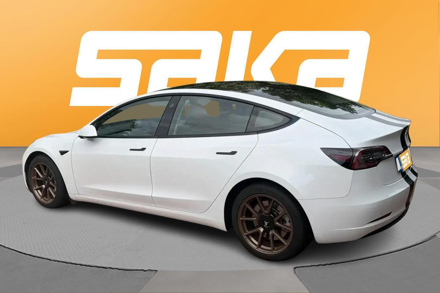 Tesla Model 3 vaihtoauto